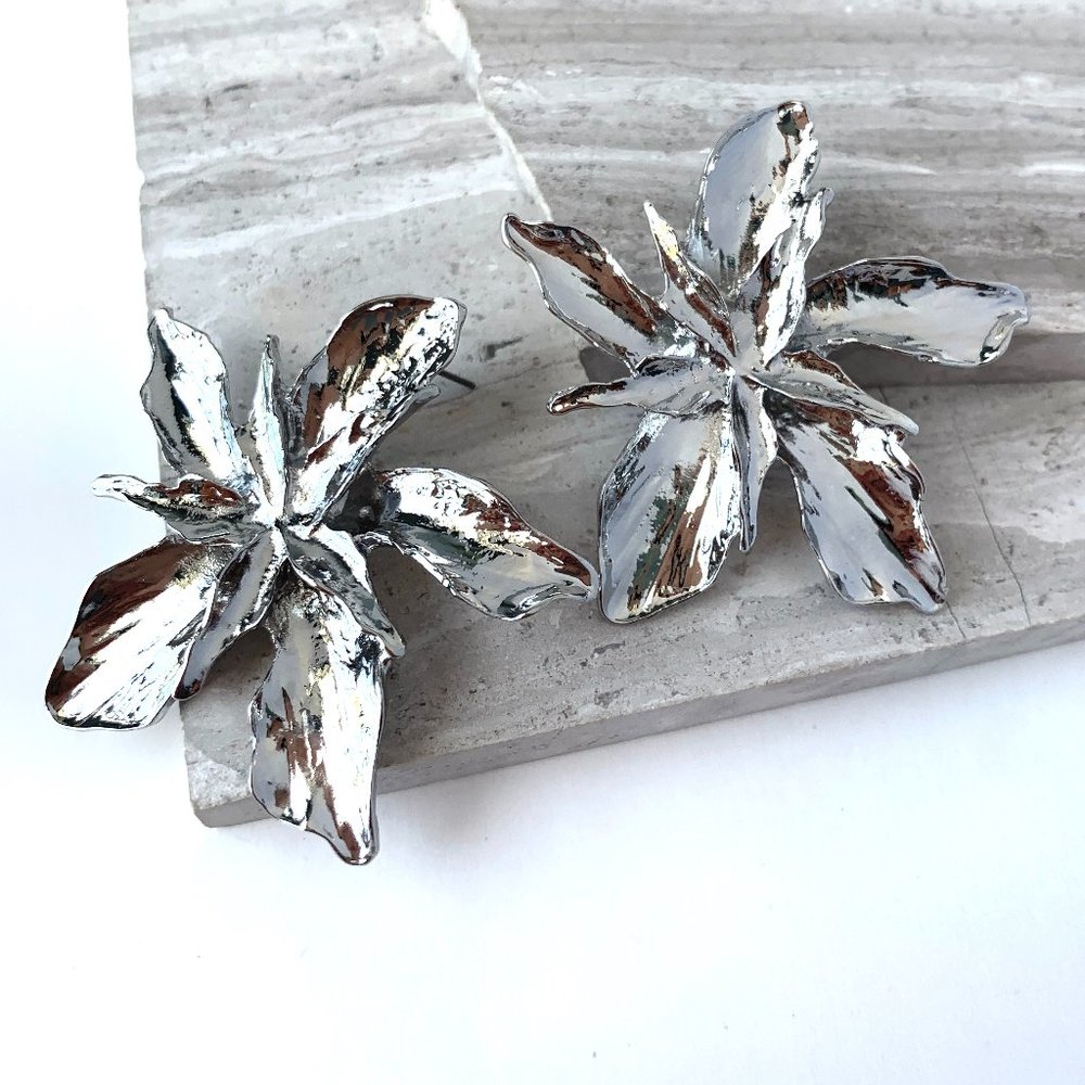 NEW ~ Anthropologie Oversized Silver Flower Earrings